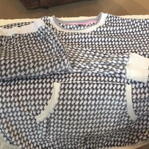 XL Simply Vera Wang Pajamas